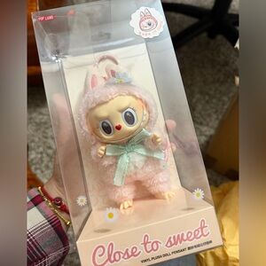 Close to sweet Mokoko